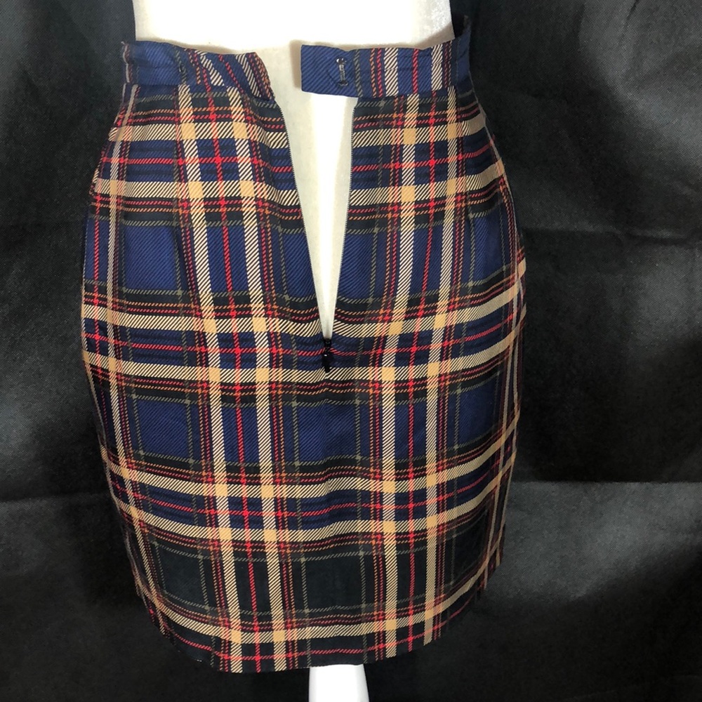 ELLEN TRACY PETITE , 3 Pieces ,Blouse ,Skirt, Top. - Picture 7 of 8